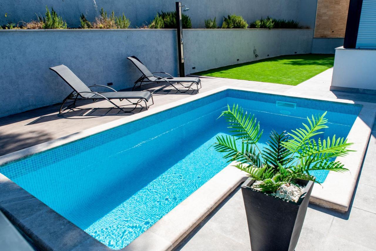 Lion'S Beach Apartment Podstrana Bagian luar foto