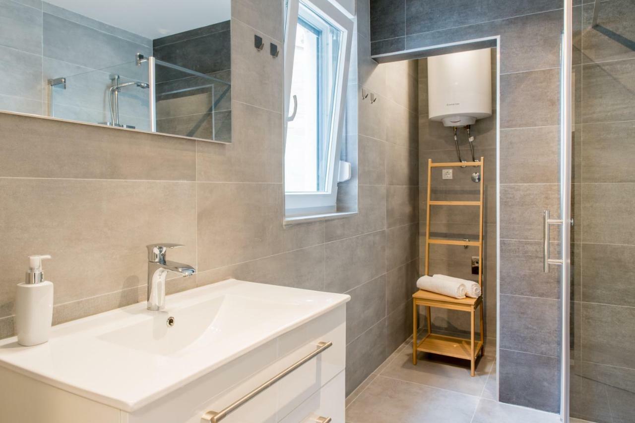 Lion'S Beach Apartment Podstrana Bagian luar foto