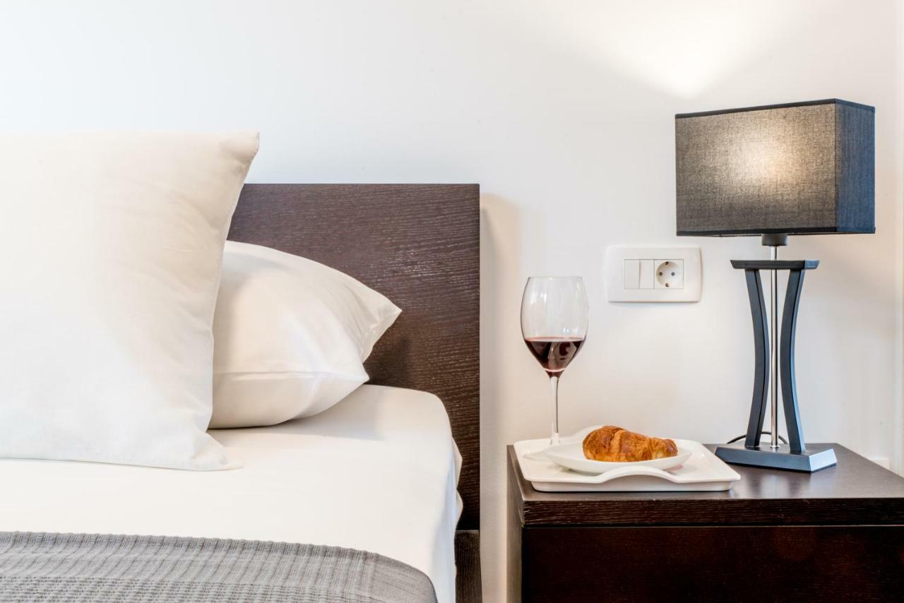 Lion'S Beach Apartment Podstrana Bagian luar foto